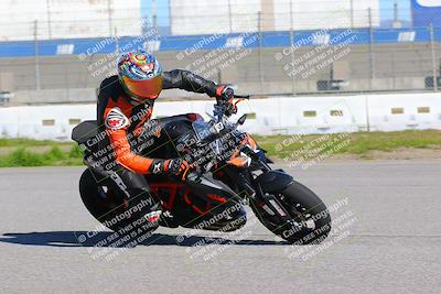 media/Jan-20-2023-Fastrack Riders (Fri) [[f2ad32aba3]]/Private/session 3 turn 9/